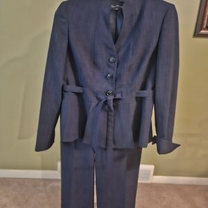 Evan Picone Navy Blue Women's Two-Piece Suit with Waist Tie